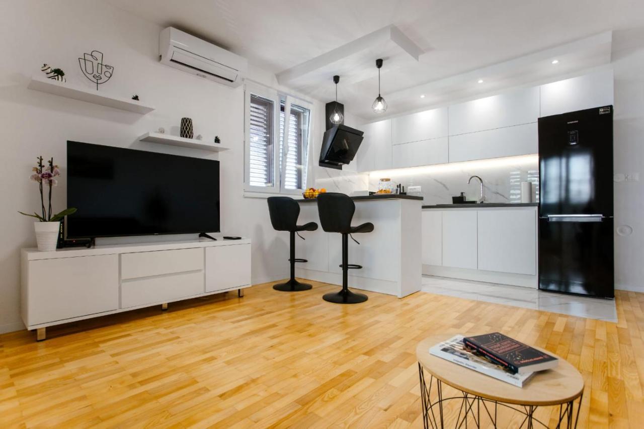 אומיס Apartment Bozic מראה חיצוני תמונה