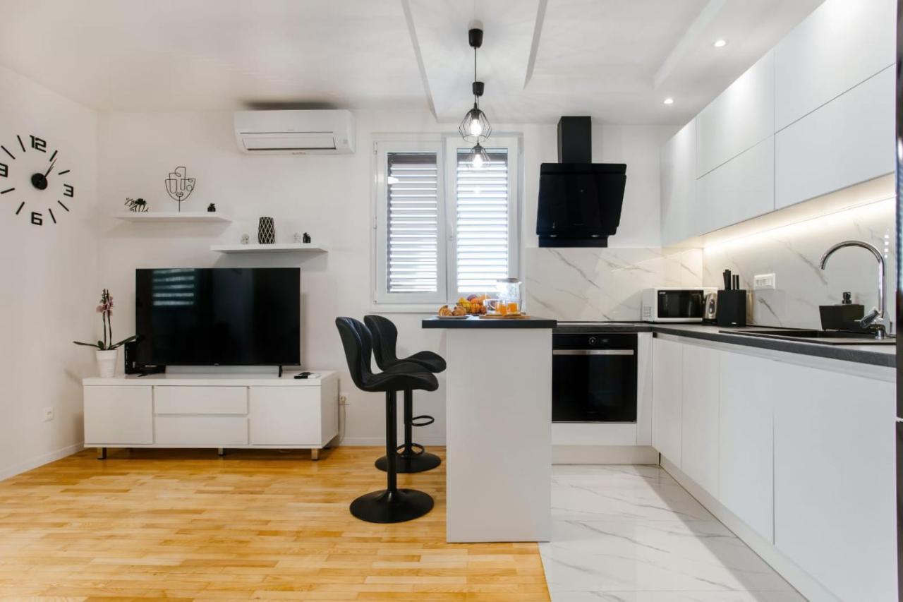 אומיס Apartment Bozic מראה חיצוני תמונה