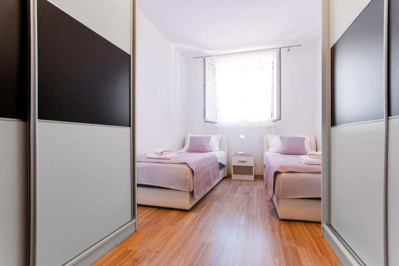 אומיס Apartment Bozic מראה חיצוני תמונה