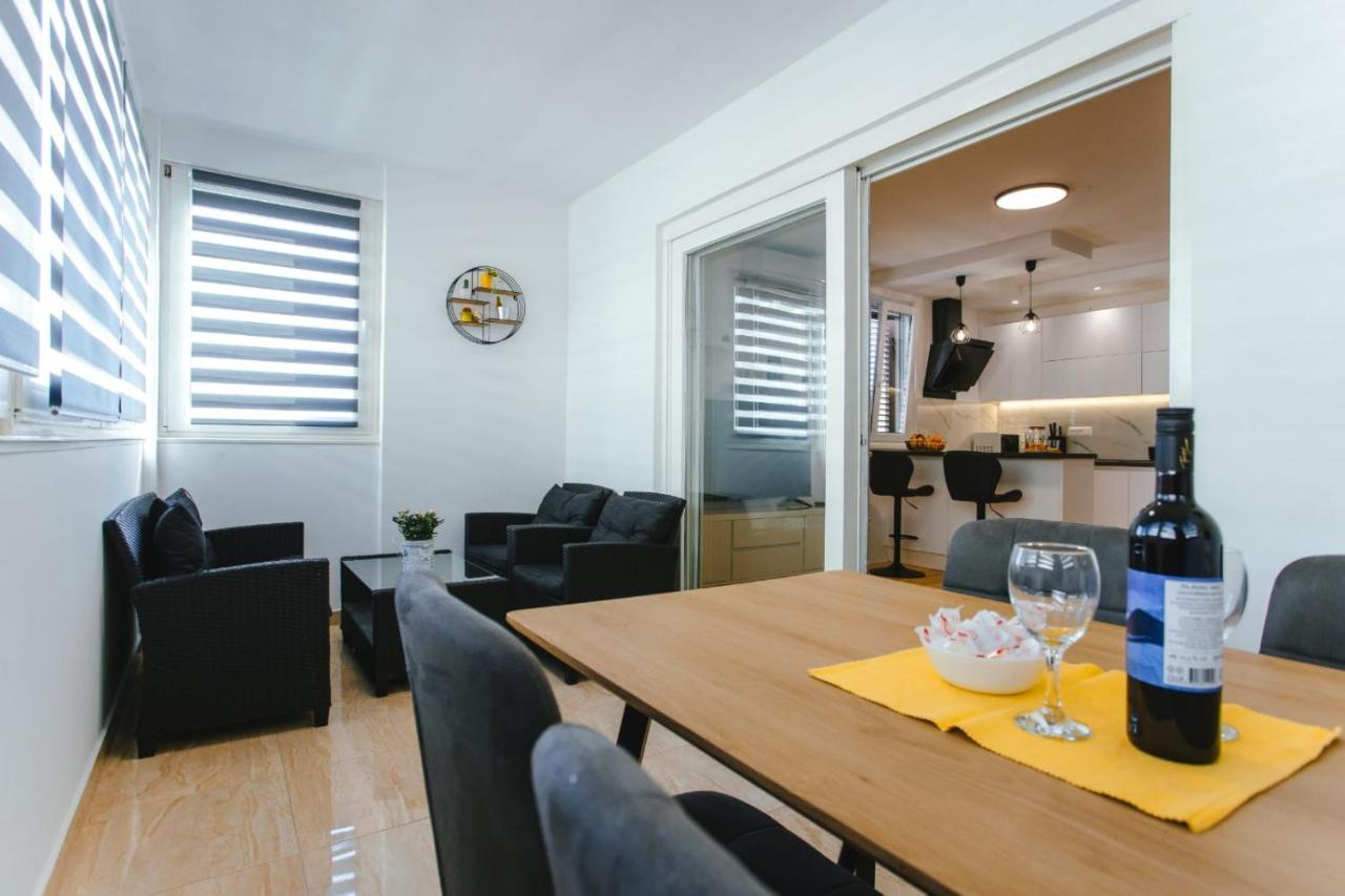 אומיס Apartment Bozic מראה חיצוני תמונה